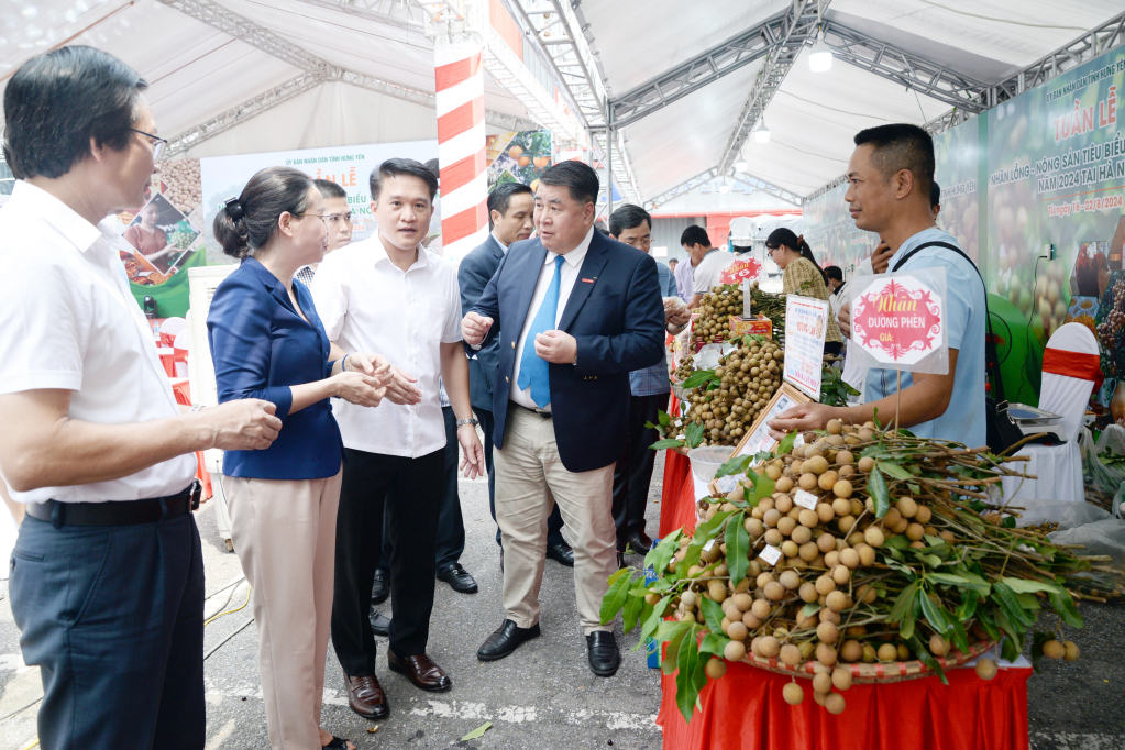 The Longan Week - Typical Agricultural Products of Hung Yen province in Hanoi launched